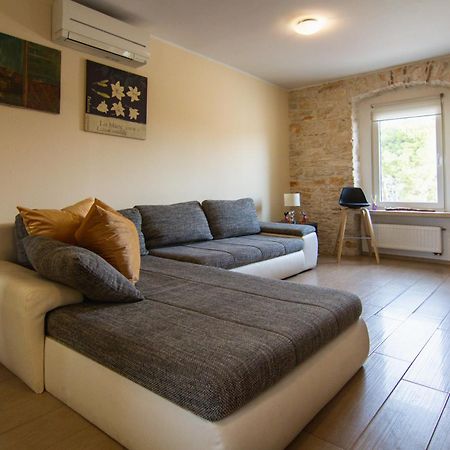 Apartment Lungomare Pula Buitenkant foto