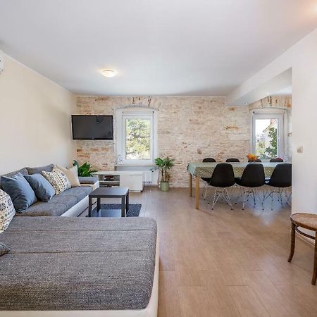 Apartment Lungomare Pula Buitenkant foto