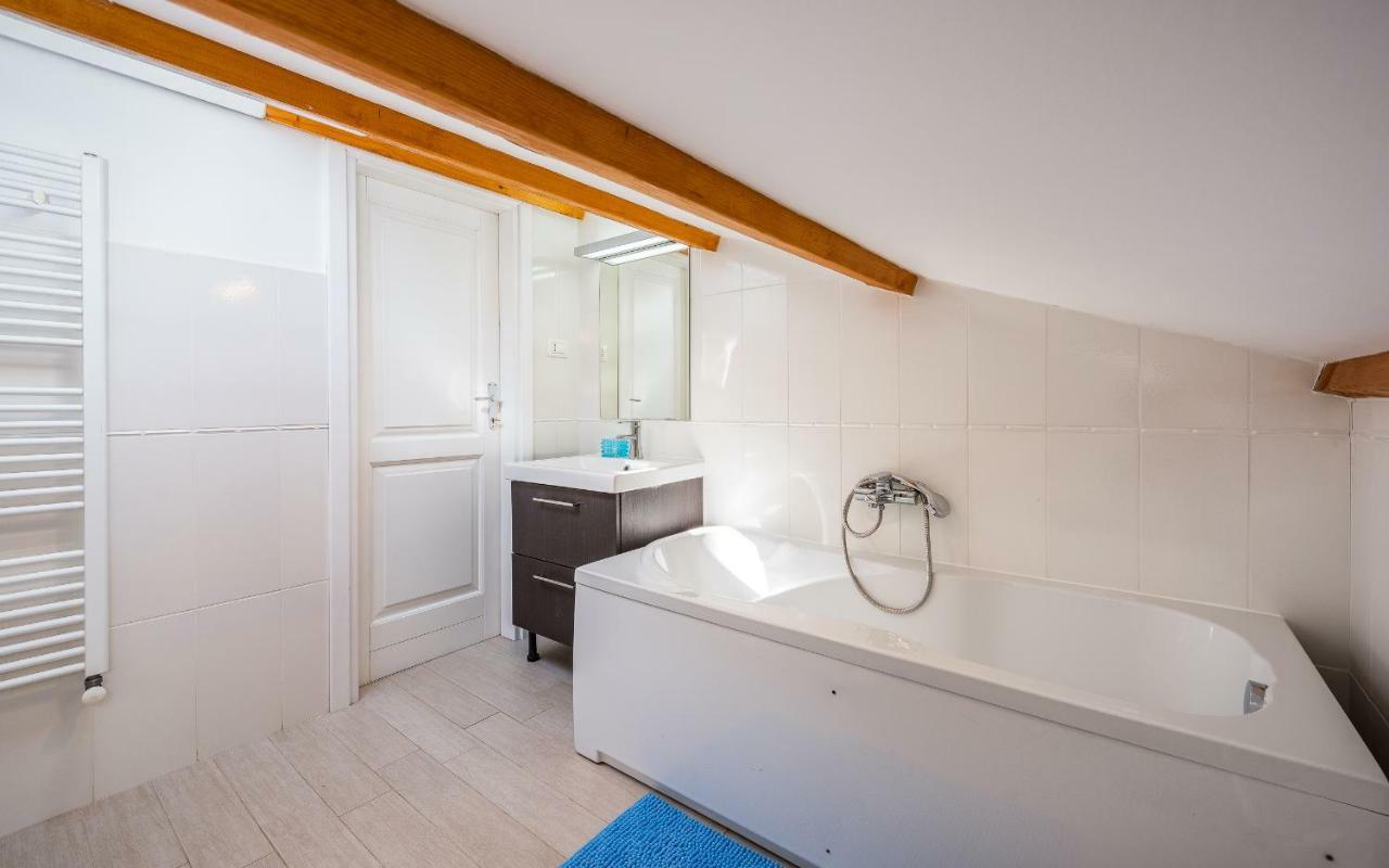 Apartment Lungomare Pula Buitenkant foto